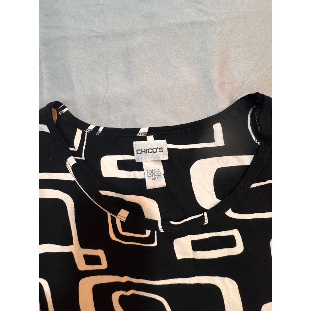 Chicos Black White Geometric Square Print Scoop Neck Top Size 2 XL - Picture 3 of 6